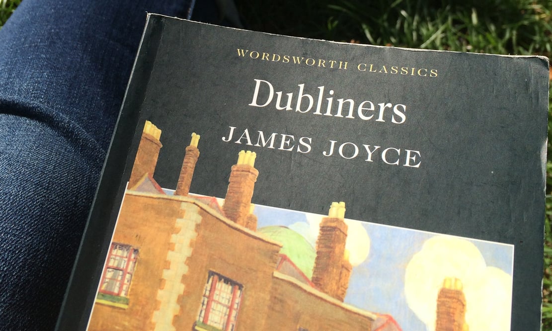 Reading some (appropriately Irish) James Joyce in Dublin