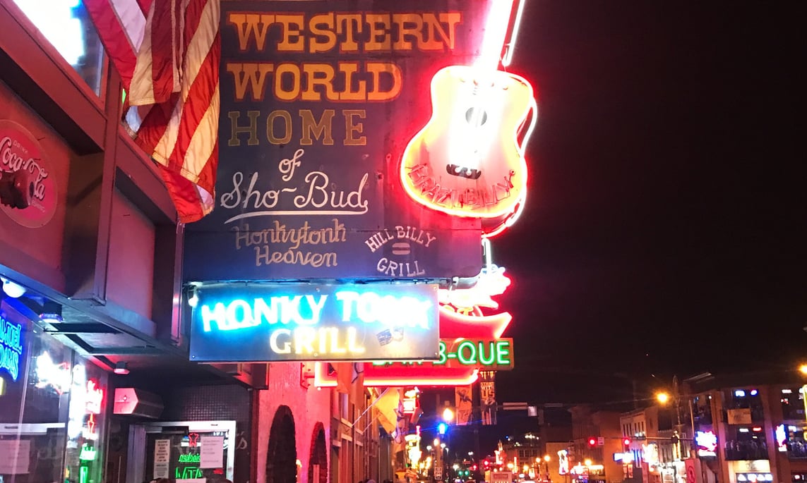Live music at Western World Honky Tonk Grill in Nashville, Tennessee