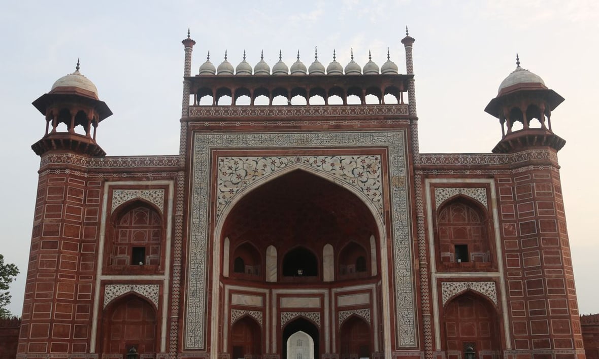 Entrance to the courtyard of the Taj Mahal