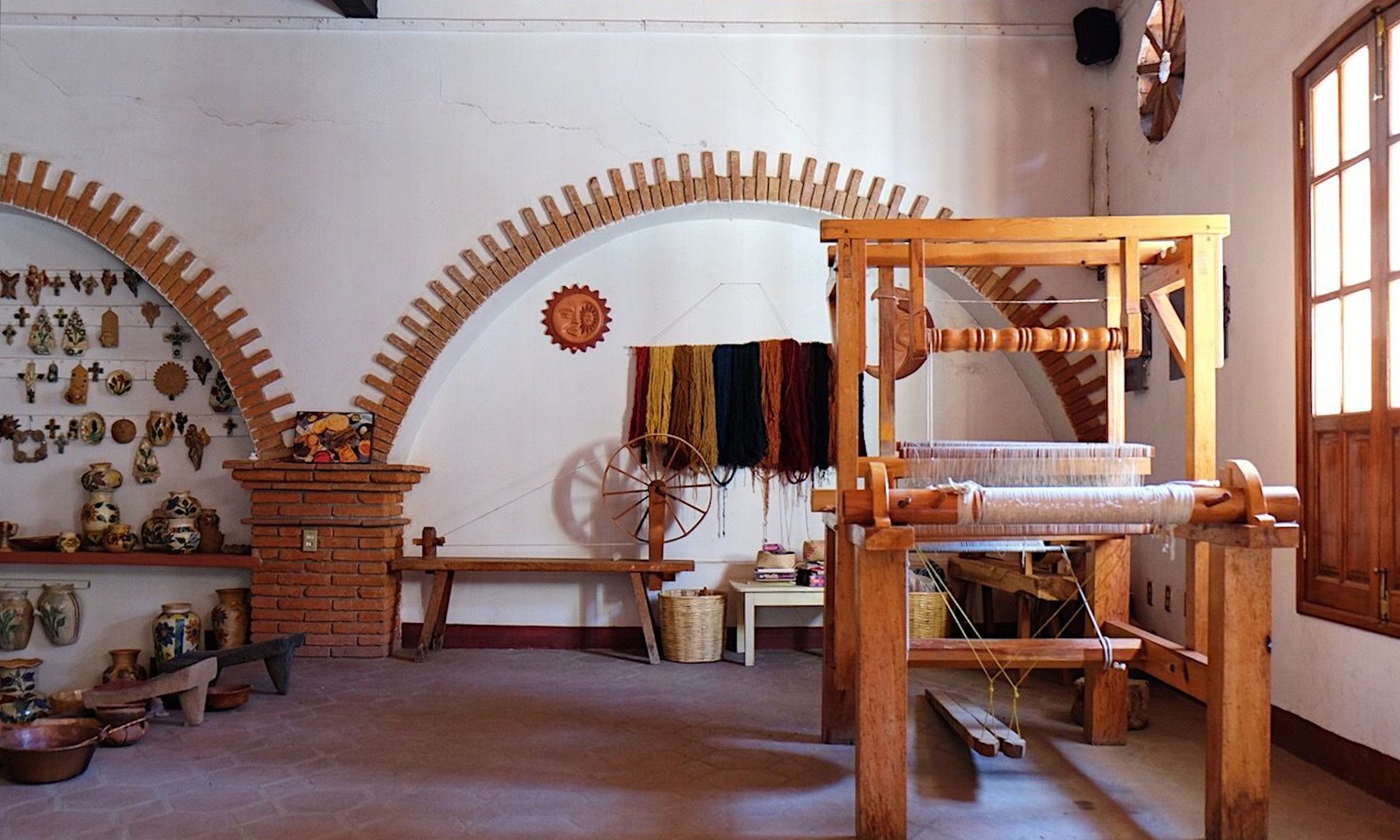 Looms in a Teotitlán studio